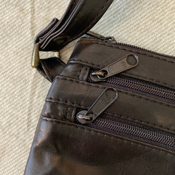 Wristlet Bag in Black Leather No Brand - Picture 8 of 8